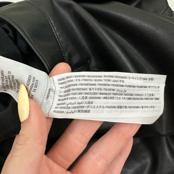 Abercrombie and Fitch Curve Love Faux Leather 90s Straight Ultra High Rise Pants - Picture 5 of 11